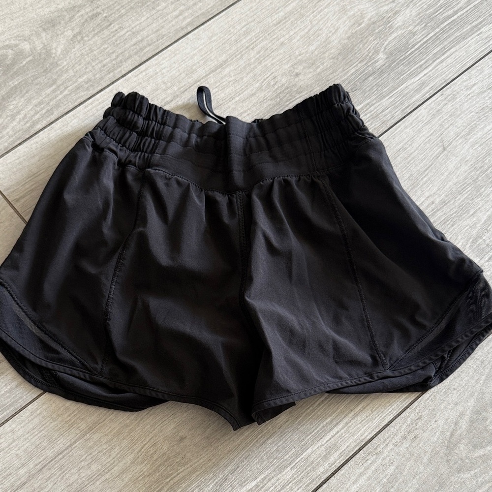 Lululemon Hotty Hot High-Rise Lined Short 2.5" Black Size 4
